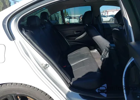 2013 BMW 328I z USA, uszkodzony, nr VIN WBA3C1C52DF437788